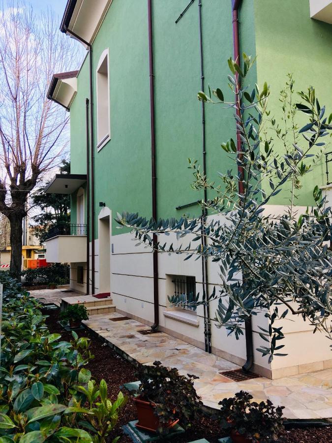 Residenza Elena Apartment Rimini Exterior foto
