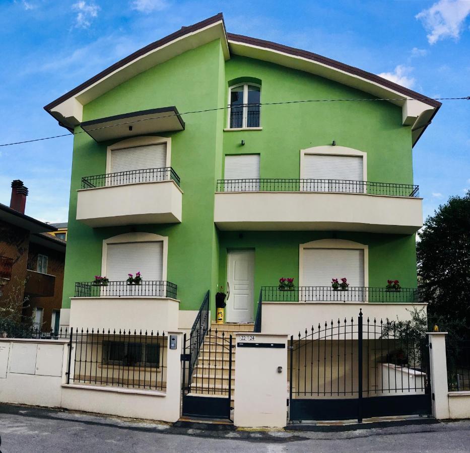 Residenza Elena Apartment Rimini Exterior foto